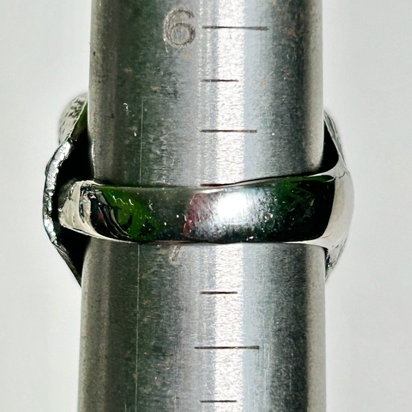 Evil Pawn Jewelry Dowsing Ring in Green Tourmaline - Picture 4 of 5